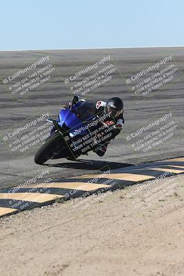 media/Oct-13-2025-Moto Forza (Mon) [[a66d839500]]/4-C Group/Session 2 (Bowl)/